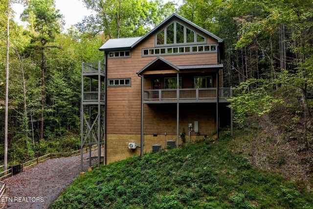 5175 Riversong Way, Sevierville, TN 37862