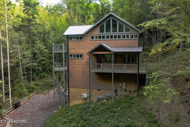 5175 Riversong Way, Sevierville, TN 37862