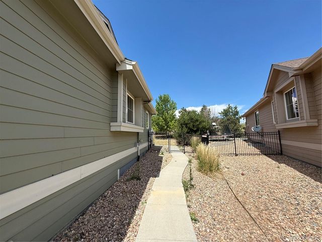 26004 E Elmhurst Place, Aurora, CO 80016