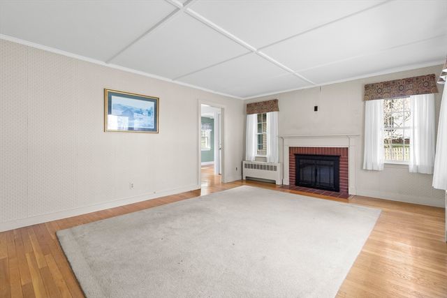 557 Main St, West Newbury, MA 01985