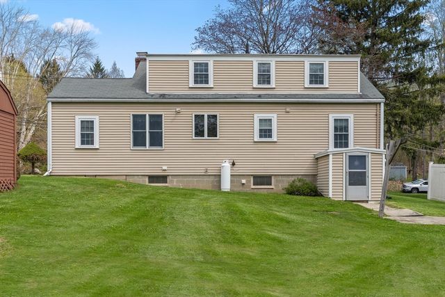 557 Main St, West Newbury, MA 01985