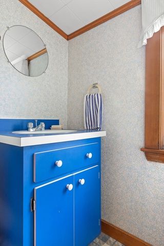 557 Main St, West Newbury, MA 01985