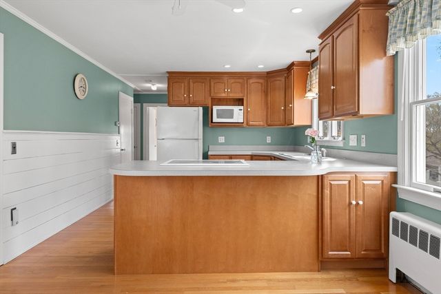 557 Main St, West Newbury, MA 01985