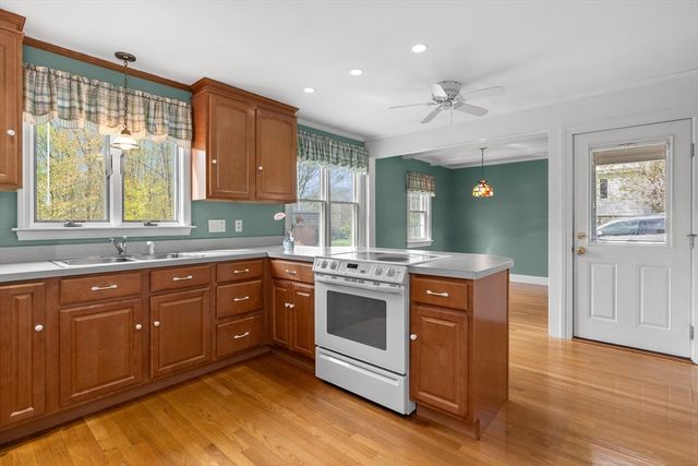 557 Main St, West Newbury, MA 01985