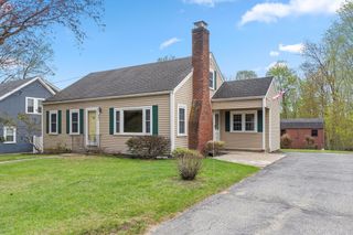557 Main St, West Newbury, MA 01985