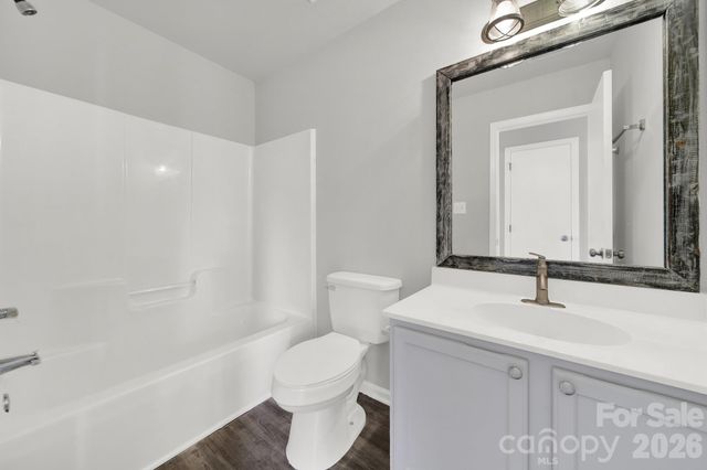 112 N Woodcliff Lane, Mount Holly, NC 28120