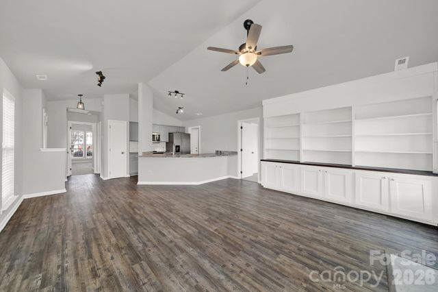 112 N Woodcliff Lane, Mount Holly, NC 28120