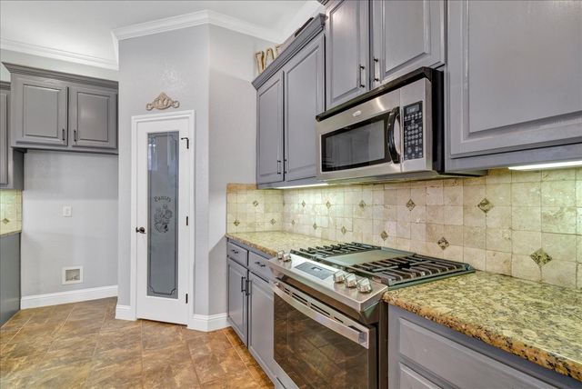 3300 Fountain Way, Granbury, TX 76049