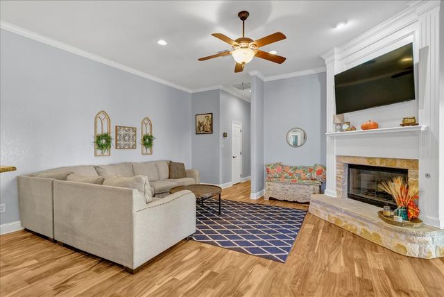 3300 Fountain Way, Granbury, TX 76049