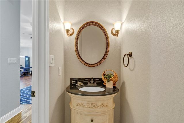 3300 Fountain Way, Granbury, TX 76049