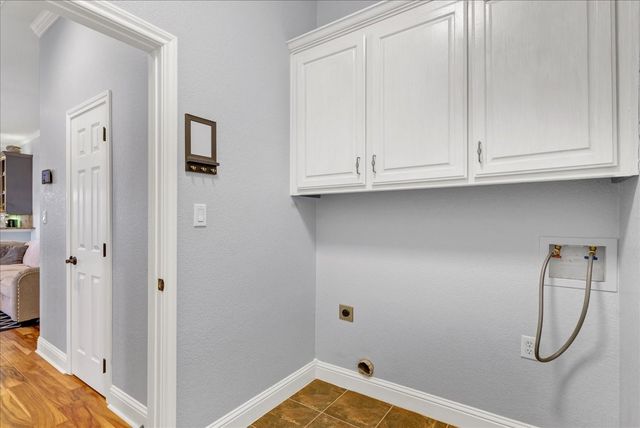 3300 Fountain Way, Granbury, TX 76049