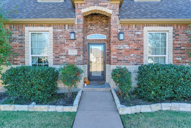 3300 Fountain Way, Granbury, TX 76049