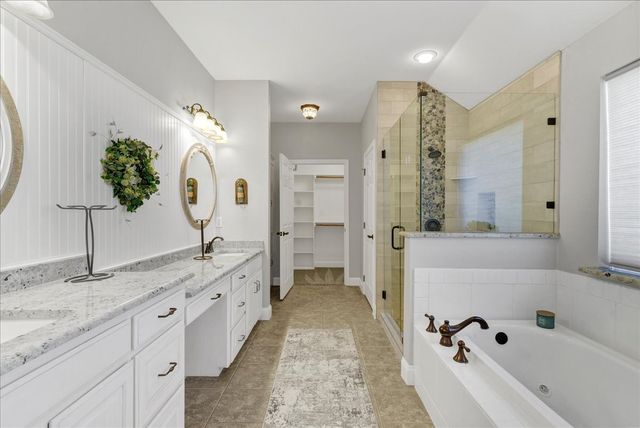 3300 Fountain Way, Granbury, TX 76049