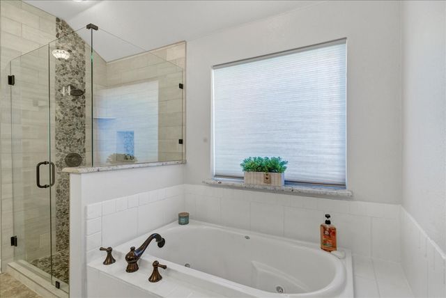 3300 Fountain Way, Granbury, TX 76049