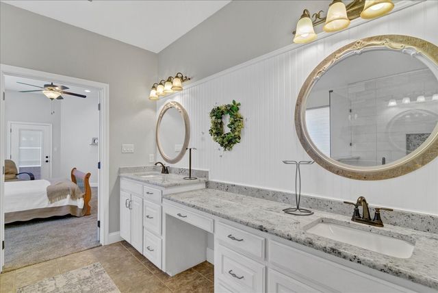 3300 Fountain Way, Granbury, TX 76049