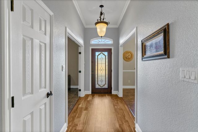 3300 Fountain Way, Granbury, TX 76049