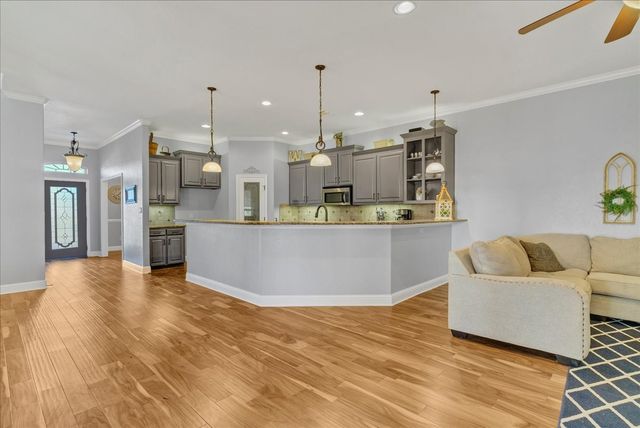 3300 Fountain Way, Granbury, TX 76049