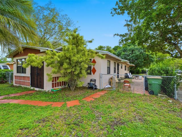 1090 NW 123rd St, North Miami, FL 33168
