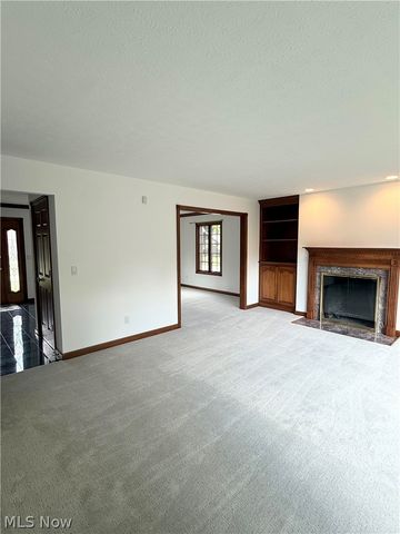 8449 Settlers Passage, Brecksville, OH 44141