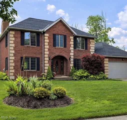 8449 Settlers Passage, Brecksville, OH 44141