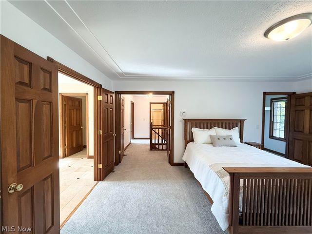 8449 Settlers Passage, Brecksville, OH 44141