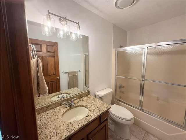 8449 Settlers Passage, Brecksville, OH 44141