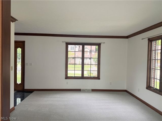 8449 Settlers Passage, Brecksville, OH 44141