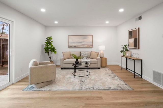 4468 White Pine Way, Oceanside, CA 92057