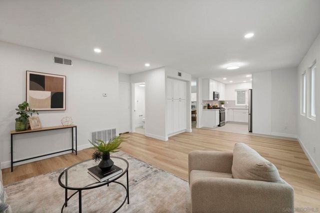 4468 White Pine Way, Oceanside, CA 92057