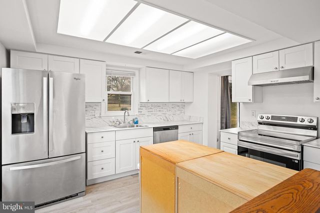 12807 SCRANTON CT, Herndon, VA 20170