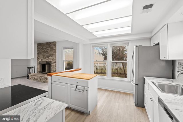 12807 SCRANTON CT, Herndon, VA 20170