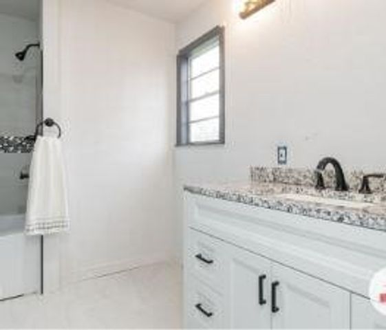 811 Stembridge St, Sinton, TX 78387