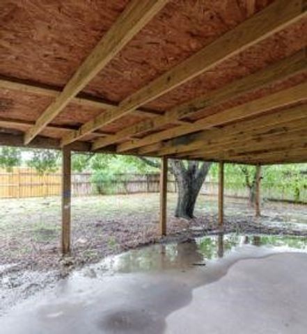 811 Stembridge St, Sinton, TX 78387