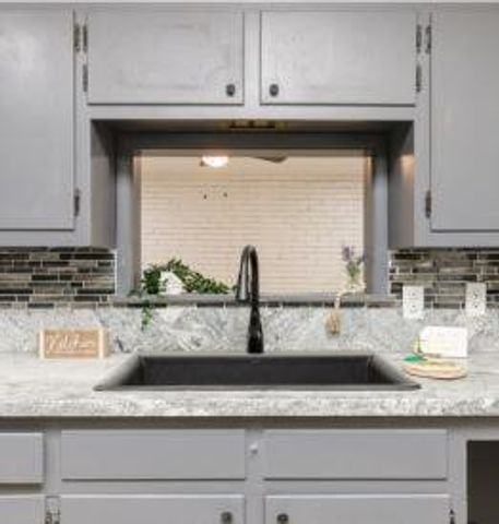 811 Stembridge St, Sinton, TX 78387