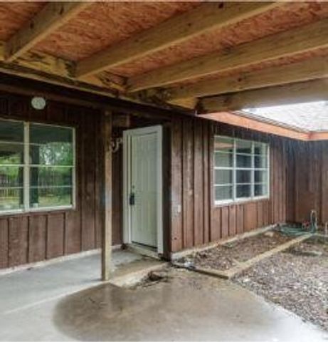 811 Stembridge St, Sinton, TX 78387