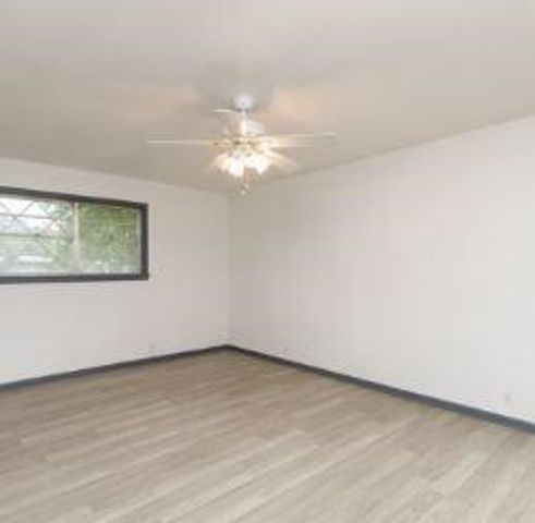 811 Stembridge St, Sinton, TX 78387