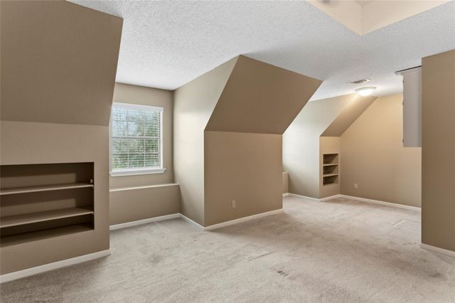 105 Strawberry Drive, Lake Jackson, TX 77566