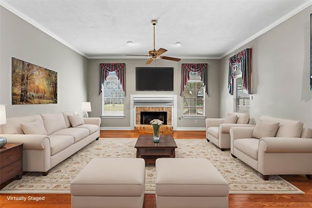 105 Strawberry Drive, Lake Jackson, TX 77566