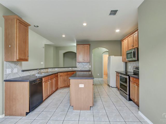 1023 Comfort Drive, Forney, TX 75126