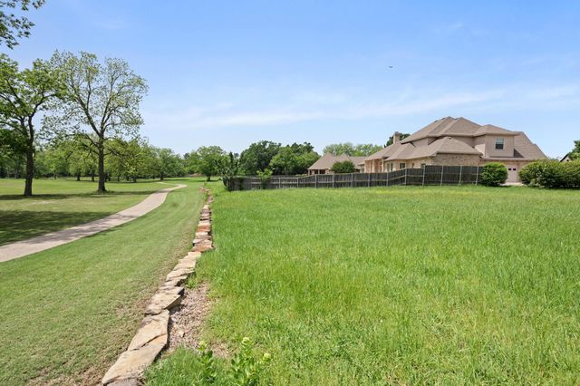 1204 Pioneer Trail, Bonham, TX 75418