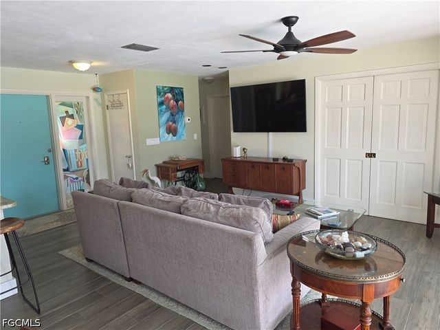 130 SW 58th ST, Cape Coral, FL 33914