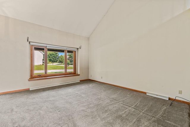 7204 S Countryside DRIVE, Franklin, WI 53132