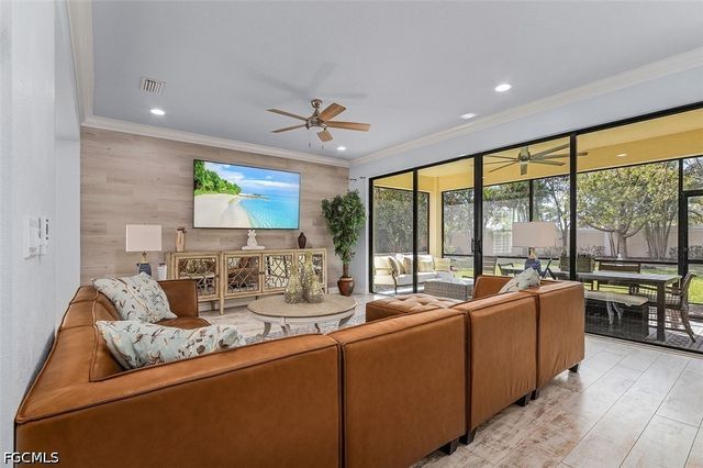 13528 Mandarin CIR, Naples, FL 34109