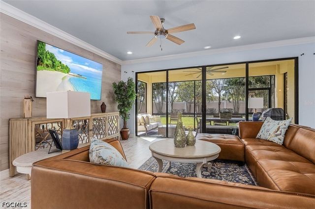 13528 Mandarin CIR, Naples, FL 34109