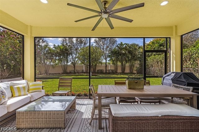 13528 Mandarin CIR, Naples, FL 34109