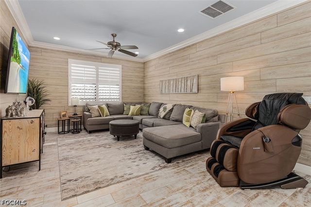 13528 Mandarin CIR, Naples, FL 34109