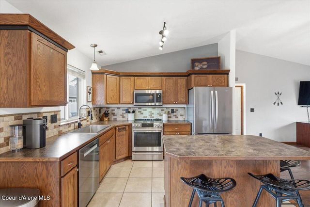 6825 W SOLDIER CREEK AVE, Rathdrum, ID 83858