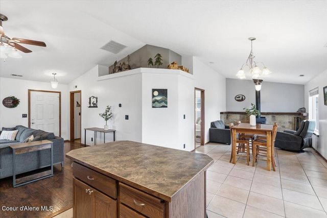 6825 W SOLDIER CREEK AVE, Rathdrum, ID 83858