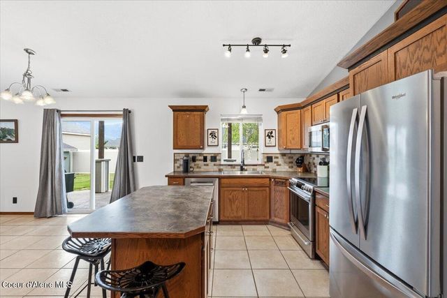 6825 W SOLDIER CREEK AVE, Rathdrum, ID 83858