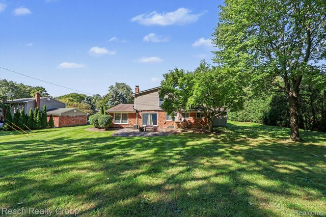 2553 Yorkshire Lane Lane, Bloomfield Charter Township, MI 48302